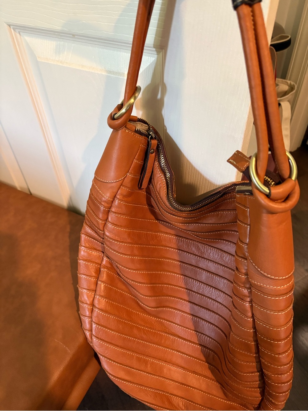 I’ll Duck Italian Ruched Tan Leather Shoulder Hobo Bag with Gold-Tone Hardware